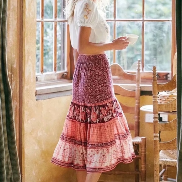 Boho Chic Gypsy Floral Print Maxi Skirt - Picture 3 of 4